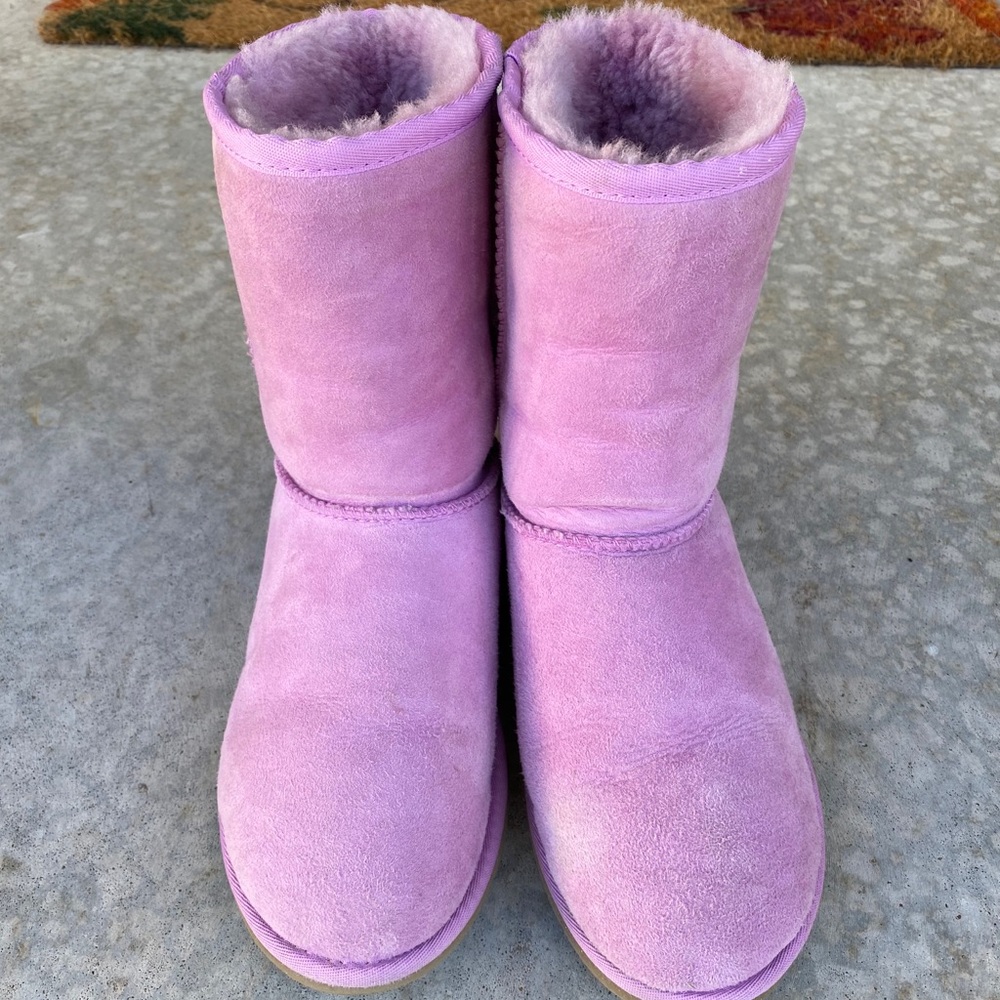 Pink Uggs Size 6